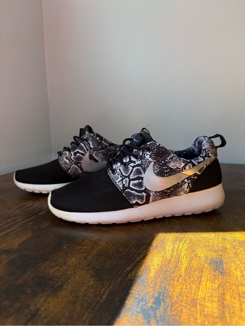 Nike Black & White Snake Print Roshe-Style Sneakers